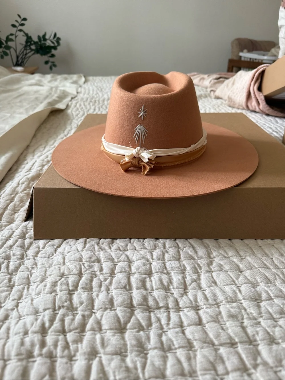 Wyeth by Todd Magill Wide-Brim Fedora Hat in Hazel with Cream Band